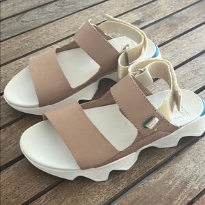 Sorel Kinetic Impact II Sling Sandals for Ladies Honest Beige/Sea Salt 6M no box